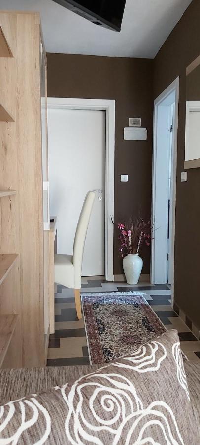 Apartment Iva Njivice Buitenkant foto