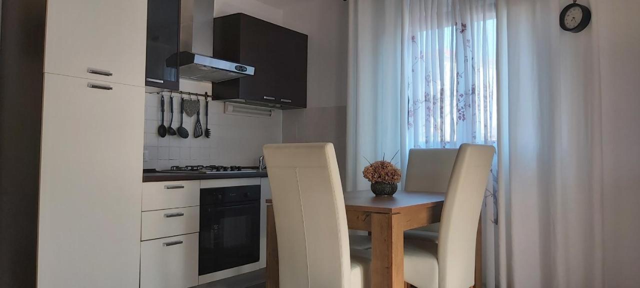 Apartment Iva Njivice Buitenkant foto