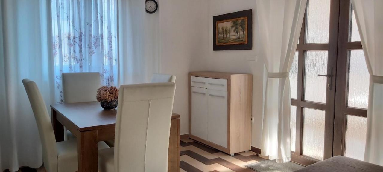Apartment Iva Njivice Buitenkant foto
